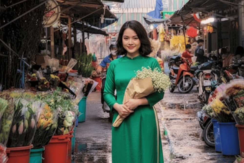 Bạn c&oacute; thể sở hữu những bức ảnh tuyệt đẹp tại chợ hoa Hồ Thị Kỷ